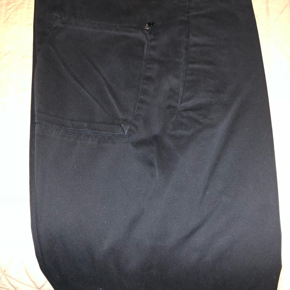Men’s DKNY Black Khaki beltless side pocket pant
